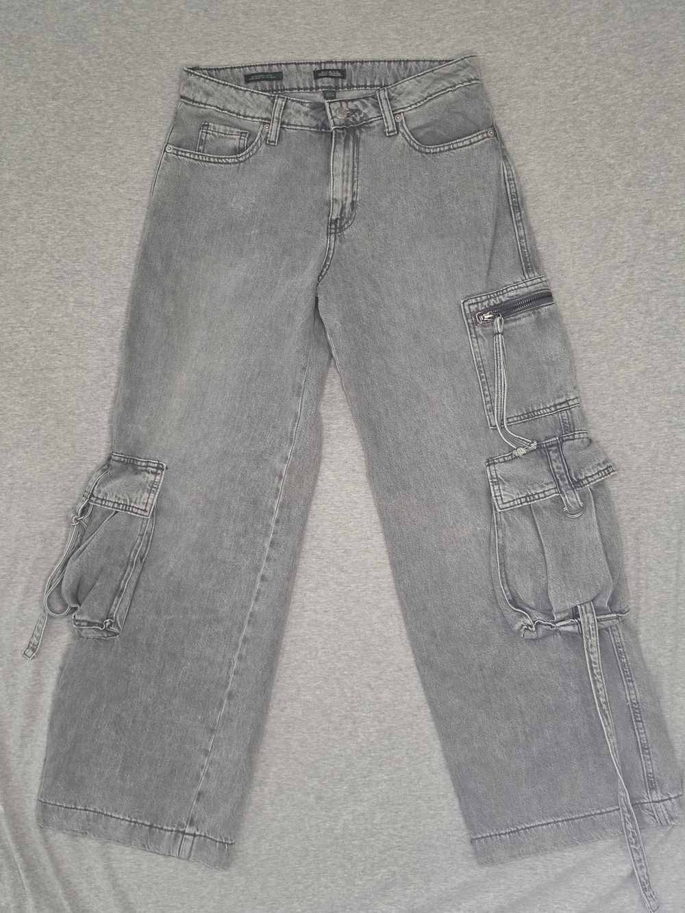 wild fable Gray Wide-Leg Cargo Jeans with Utility Pockets Size 4
